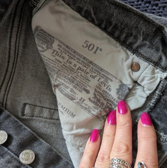 Levi's Rhinestone Hi-Rise Straight Leg Grey Jeans Sz 26 - Picture 8 of 16